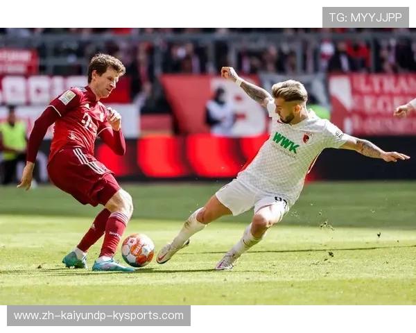 足球比赛中的进攻组合与防守反击